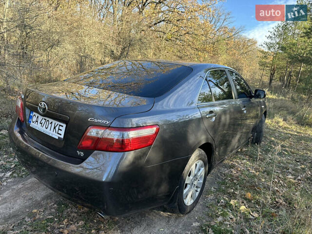 Серый Тойота Камри, объемом двигателя 3.46 л и пробегом 262 тыс. км за 9300 $, фото 3 на Automoto.ua