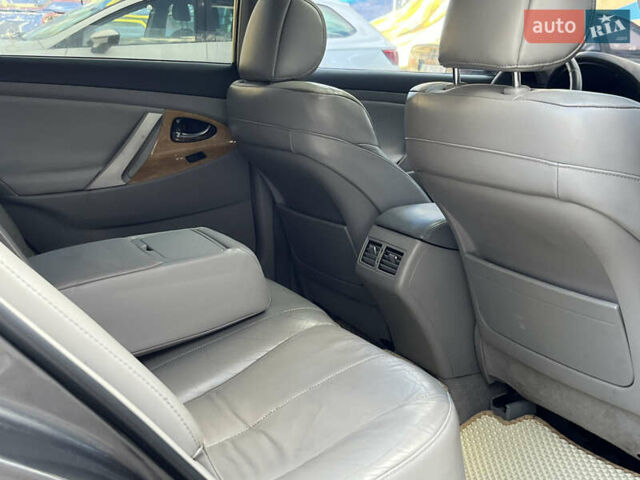 Тойота Камри 2007 в Киеве на Automoto.ua Серый Тойота Камри, объемом двигателя 3.5 л и пробегом 325 тыс. км за 6999 $, фото 10 на Automoto.ua