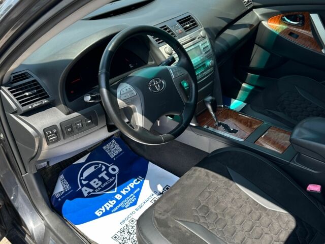 Сірий Тойота Камрі, об'ємом двигуна 2.4 л та пробігом 273 тис. км за 8500 $, фото 14 на Automoto.ua