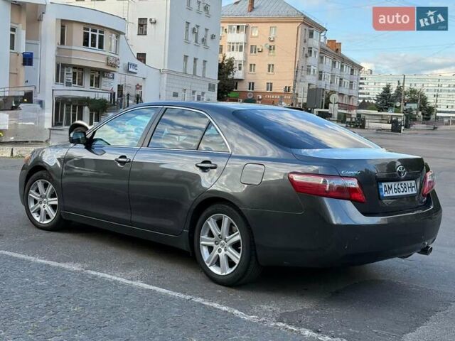 Сірий Тойота Камрі, об'ємом двигуна 2.4 л та пробігом 372 тис. км за 8200 $, фото 3 на Automoto.ua