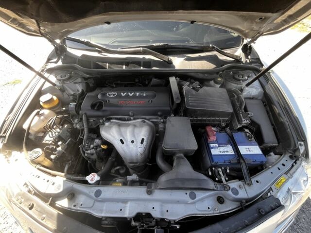 Серый Тойота Камри, объемом двигателя 2.4 л и пробегом 281 тыс. км за 10000 $, фото 7 на Automoto.ua