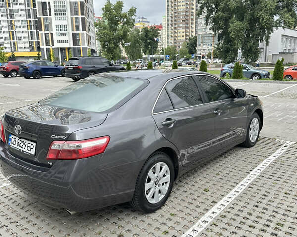 Серый Тойота Камри, объемом двигателя 3.5 л и пробегом 265 тыс. км за 10500 $, фото 13 на Automoto.ua