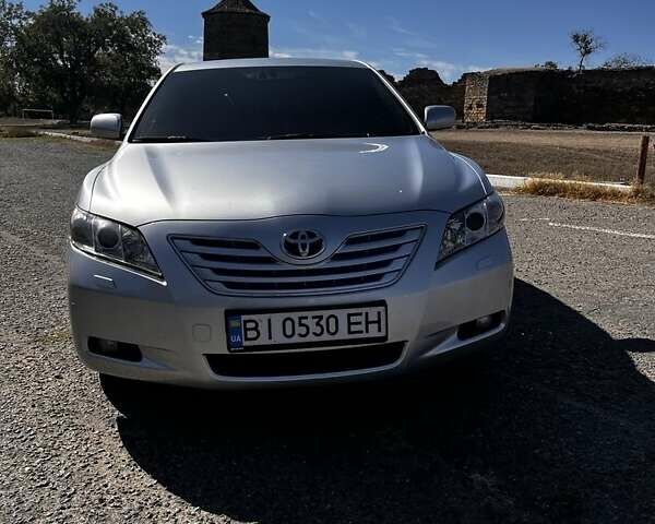 Сірий Тойота Камрі, об'ємом двигуна 2.4 л та пробігом 281 тис. км за 10000 $, фото 3 на Automoto.ua