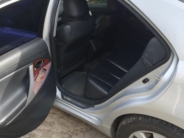 Серый Тойота Камри, объемом двигателя 2.4 л и пробегом 286 тыс. км за 8700 $, фото 7 на Automoto.ua