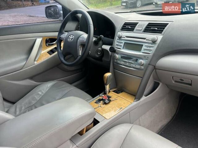 Тойота Камри 2007 в Киеве на Automoto.ua Серый Тойота Камри, объемом двигателя 2.4 л и пробегом 210 тыс. км за 7999 $, фото 8 на Automoto.ua