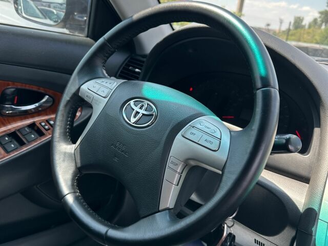 Сірий Тойота Камрі, об'ємом двигуна 2.4 л та пробігом 273 тис. км за 8500 $, фото 12 на Automoto.ua