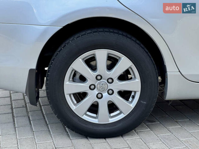 Серый Тойота Камри, объемом двигателя 2.36 л и пробегом 221 тыс. км за 7999 $, фото 26 на Automoto.ua