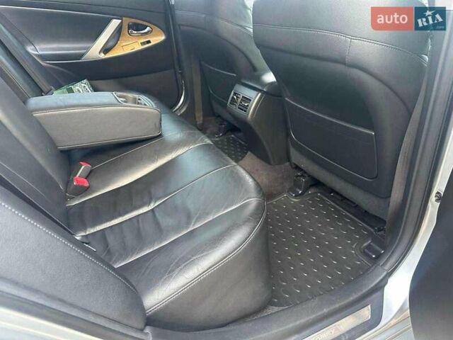 Сірий Тойота Камрі, об'ємом двигуна 2.4 л та пробігом 165 тис. км за 9999 $, фото 19 на Automoto.ua