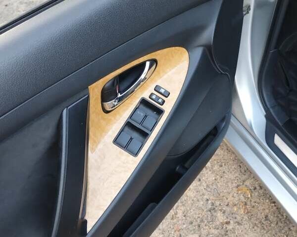 Серый Тойота Камри, объемом двигателя 2.4 л и пробегом 230 тыс. км за 8500 $, фото 47 на Automoto.ua