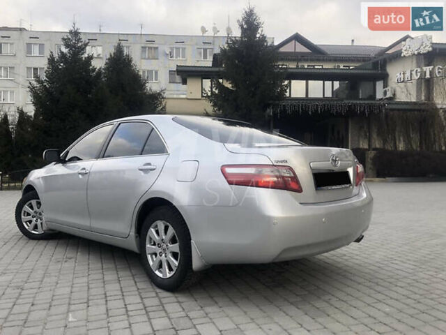 Серый Тойота Камри, объемом двигателя 2.36 л и пробегом 221 тыс. км за 8499 $, фото 3 на Automoto.ua