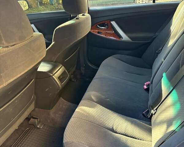 Сірий Тойота Камрі, об'ємом двигуна 2.36 л та пробігом 319 тис. км за 7900 $, фото 9 на Automoto.ua