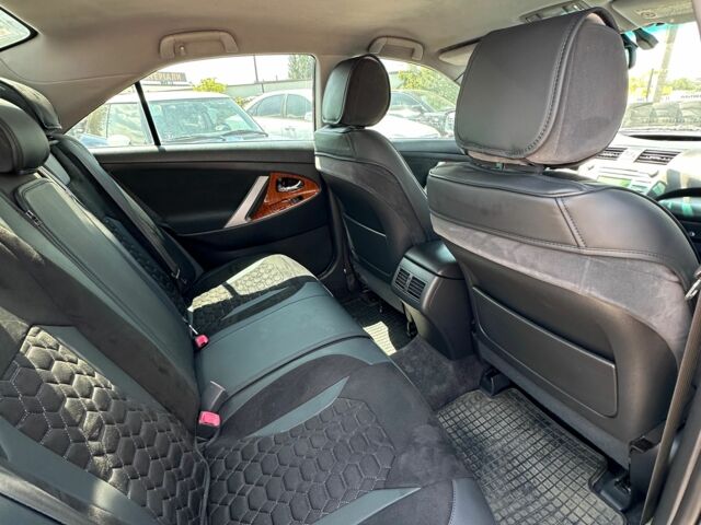 Сірий Тойота Камрі, об'ємом двигуна 2.4 л та пробігом 273 тис. км за 8500 $, фото 5 на Automoto.ua