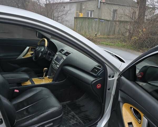 Сірий Тойота Камрі, об'ємом двигуна 3.5 л та пробігом 250 тис. км за 6300 $, фото 16 на Automoto.ua