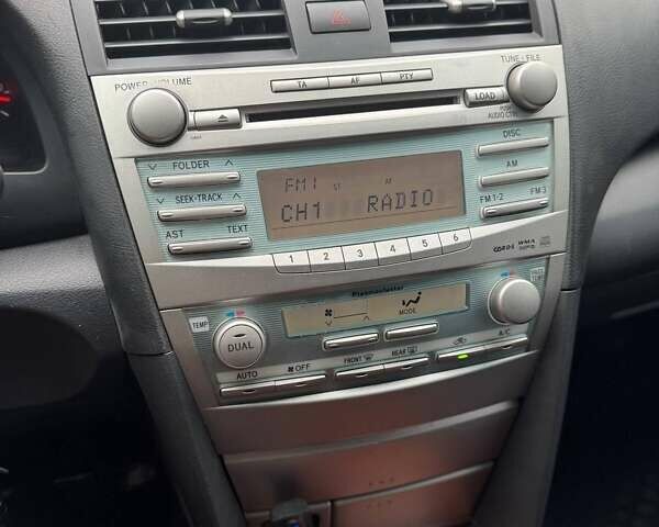 Серый Тойота Камри, объемом двигателя 3.5 л и пробегом 274 тыс. км за 10200 $, фото 11 на Automoto.ua