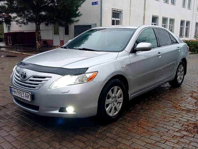 Сірий Тойота Камрі, об'ємом двигуна 2.4 л та пробігом 375 тис. км за 6500 $, фото 1 на Automoto.ua