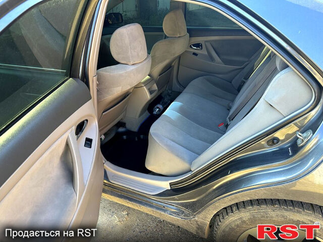 Серый Тойота Камри, объемом двигателя 2.4 л и пробегом 200 тыс. км за 7000 $, фото 10 на Automoto.ua