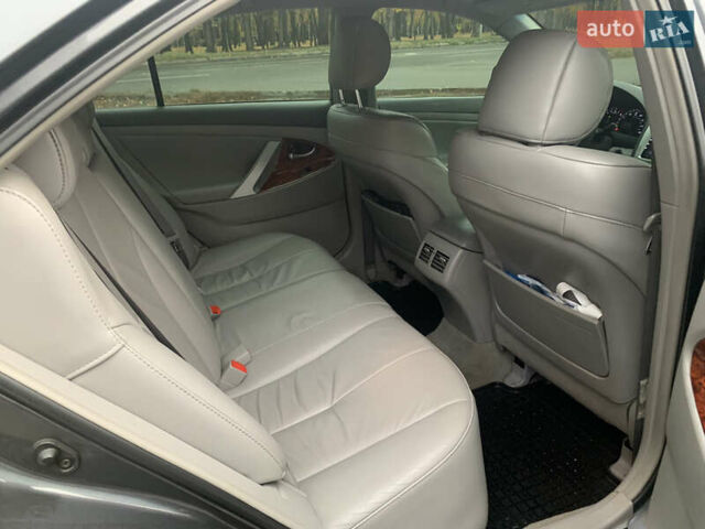 Серый Тойота Камри, объемом двигателя 3.5 л и пробегом 290 тыс. км за 9000 $, фото 23 на Automoto.ua