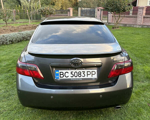 Сірий Тойота Камрі, об'ємом двигуна 2.4 л та пробігом 300 тис. км за 7700 $, фото 10 на Automoto.ua