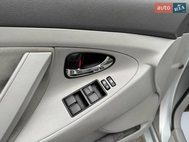 Серый Тойота Камри, объемом двигателя 2.4 л и пробегом 225 тыс. км за 7490 $, фото 17 на Automoto.ua