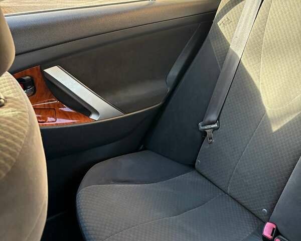 Сірий Тойота Камрі, об'ємом двигуна 2.36 л та пробігом 319 тис. км за 7900 $, фото 20 на Automoto.ua