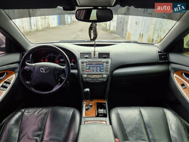 Серый Тойота Камри, объемом двигателя 3.46 л и пробегом 305 тыс. км за 8500 $, фото 18 на Automoto.ua