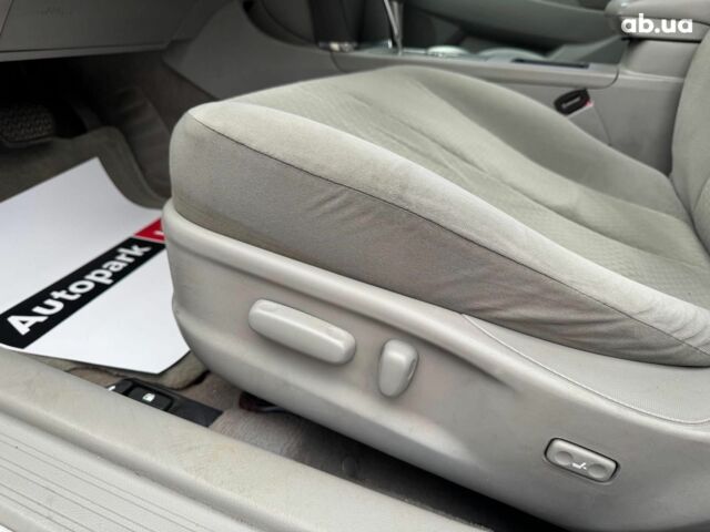 Серый Тойота Камри, объемом двигателя 2.4 л и пробегом 225 тыс. км за 7490 $, фото 19 на Automoto.ua