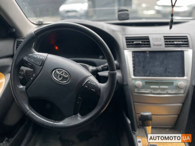 Серый Тойота Камри, объемом двигателя 2.4 л и пробегом 315 тыс. км за 8300 $, фото 11 на Automoto.ua