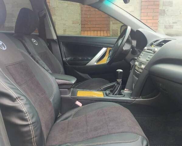 Серый Тойота Камри, объемом двигателя 2.36 л и пробегом 58 тыс. км за 5500 $, фото 12 на Automoto.ua