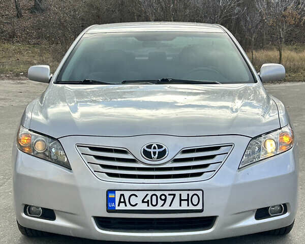 Сірий Тойота Камрі, об'ємом двигуна 2.4 л та пробігом 191 тис. км за 8300 $, фото 2 на Automoto.ua