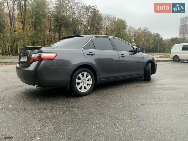 Серый Тойота Камри, объемом двигателя 3.5 л и пробегом 290 тыс. км за 9000 $, фото 6 на Automoto.ua