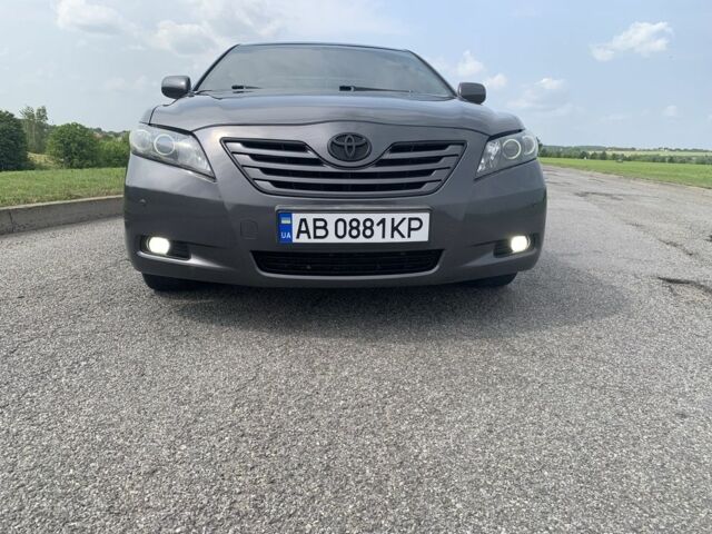 Серый Тойота Камри, объемом двигателя 3.5 л и пробегом 340 тыс. км за 7900 $, фото 2 на Automoto.ua