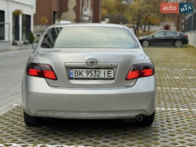 Серый Тойота Камри, объемом двигателя 2.36 л и пробегом 298 тыс. км за 6500 $, фото 12 на Automoto.ua