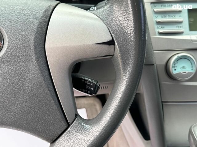 Серый Тойота Камри, объемом двигателя 2.4 л и пробегом 225 тыс. км за 7490 $, фото 21 на Automoto.ua