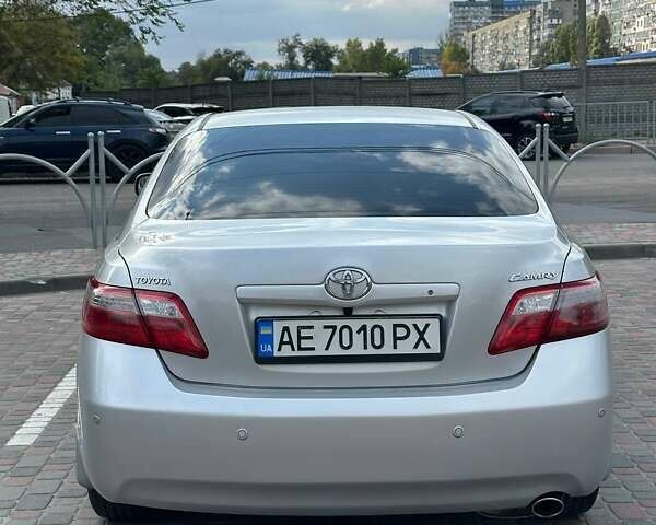 Серый Тойота Камри, объемом двигателя 2.4 л и пробегом 138 тыс. км за 11500 $, фото 3 на Automoto.ua