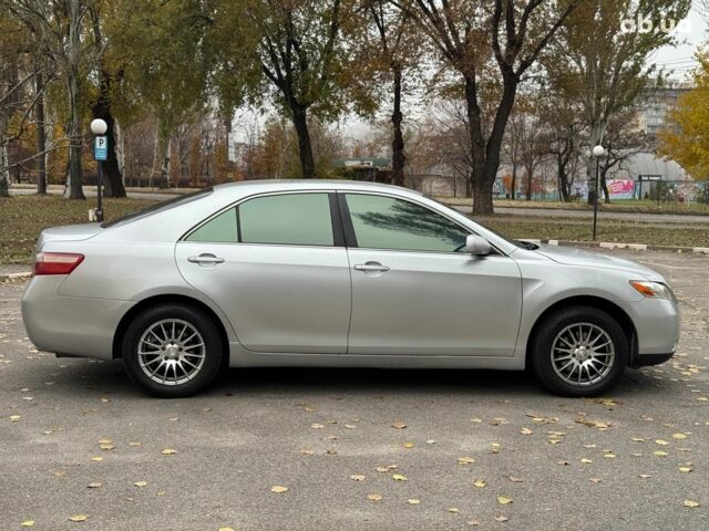 Серый Тойота Камри, объемом двигателя 2.4 л и пробегом 225 тыс. км за 7490 $, фото 7 на Automoto.ua