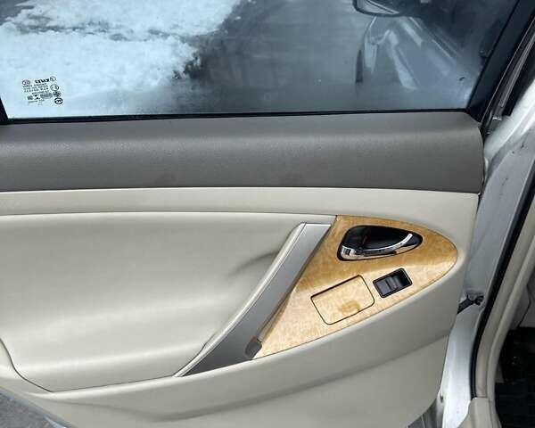 Сірий Тойота Камрі, об'ємом двигуна 3.5 л та пробігом 320 тис. км за 8400 $, фото 12 на Automoto.ua