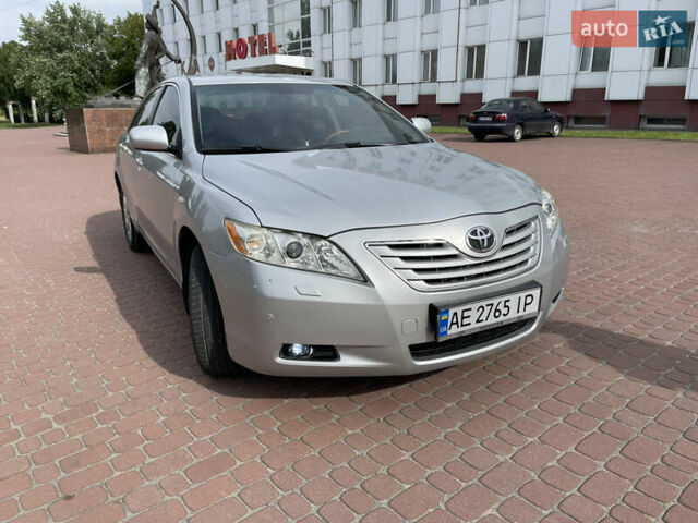 Сірий Тойота Камрі, об'ємом двигуна 3.5 л та пробігом 332 тис. км за 8700 $, фото 2 на Automoto.ua