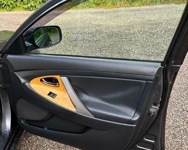 Сірий Тойота Камрі, об'ємом двигуна 2.36 л та пробігом 274 тис. км за 7689 $, фото 20 на Automoto.ua