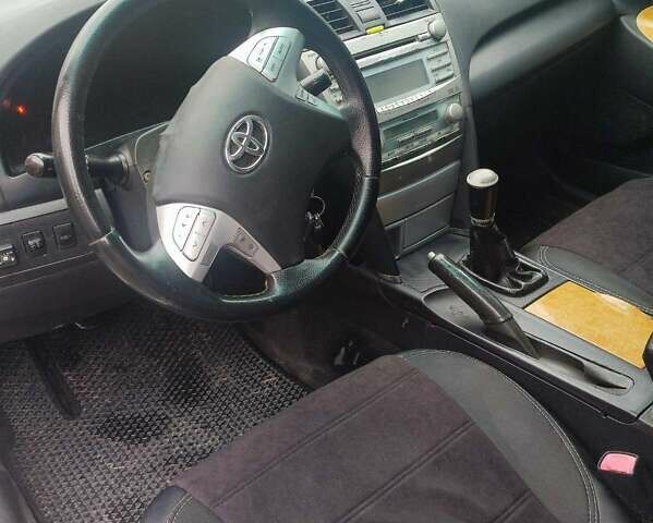 Серый Тойота Камри, объемом двигателя 2.36 л и пробегом 58 тыс. км за 5500 $, фото 19 на Automoto.ua