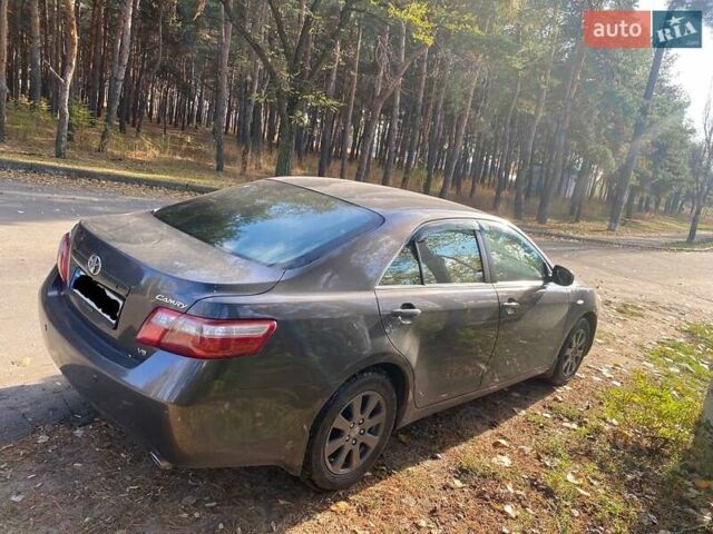 Сірий Тойота Камрі, об'ємом двигуна 3.5 л та пробігом 275 тис. км за 10000 $, фото 2 на Automoto.ua