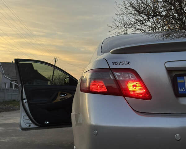 Серый Тойота Камри, объемом двигателя 3.5 л и пробегом 290 тыс. км за 8500 $, фото 14 на Automoto.ua