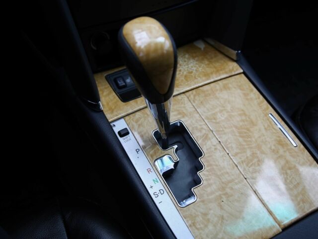 Сірий Тойота Камрі, об'ємом двигуна 3.5 л та пробігом 231 тис. км за 10000 $, фото 18 на Automoto.ua