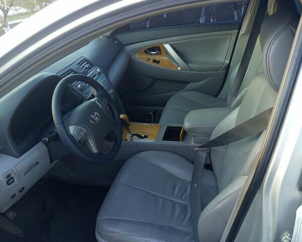 Тойота Камри 2007 в Киеве на Automoto.ua Серый Тойота Камри, объемом двигателя 2.4 л и пробегом 210 тыс. км за 8000 $, фото 3 на Automoto.ua