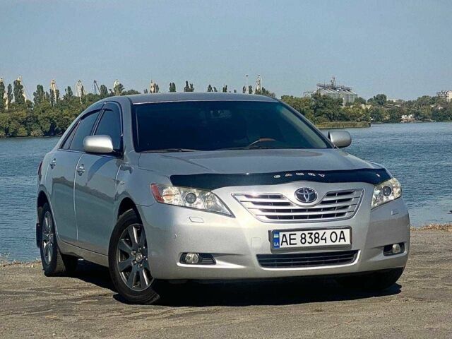 Сірий Тойота Камрі, об'ємом двигуна 3.5 л та пробігом 144 тис. км за 10300 $, фото 1 на Automoto.ua