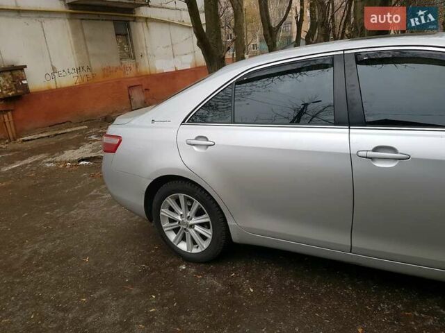 Серый Тойота Камри, объемом двигателя 0 л и пробегом 160 тыс. км за 10900 $, фото 2 на Automoto.ua