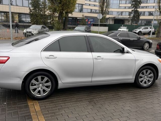 Серый Тойота Камри, объемом двигателя 2.4 л и пробегом 314 тыс. км за 6800 $, фото 6 на Automoto.ua