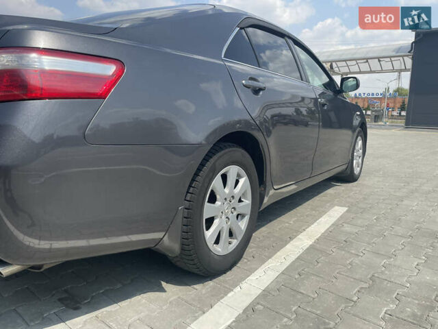 Сірий Тойота Камрі, об'ємом двигуна 2.36 л та пробігом 240 тис. км за 7700 $, фото 6 на Automoto.ua