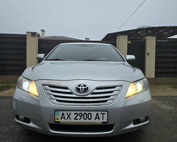 Сірий Тойота Камрі, об'ємом двигуна 3.5 л та пробігом 250 тис. км за 6300 $, фото 6 на Automoto.ua