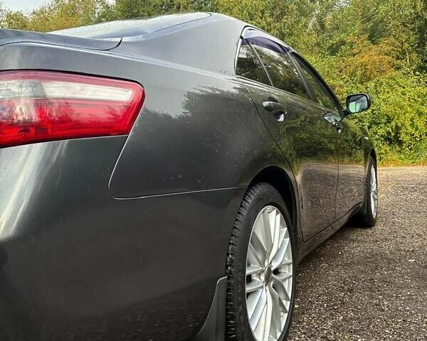 Сірий Тойота Камрі, об'ємом двигуна 2.36 л та пробігом 274 тис. км за 7689 $, фото 11 на Automoto.ua