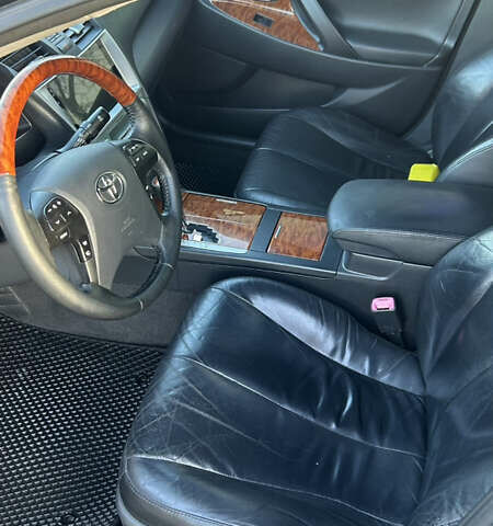 Серый Тойота Камри, объемом двигателя 3.46 л и пробегом 370 тыс. км за 9999 $, фото 12 на Automoto.ua